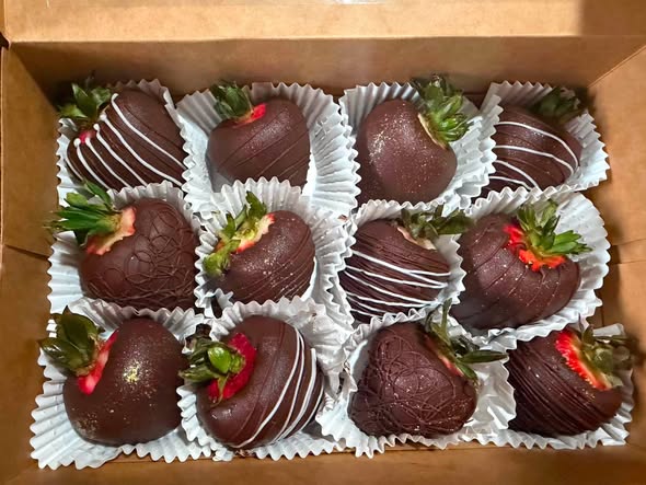 Velvet Wing chocolate-covered strawberry assortment