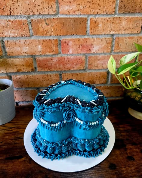 Velvet Wing vintage heart cake with piped buttercream, pearl details, and sparkle, view 2 of 3