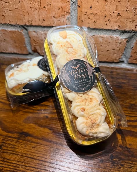 Velvet Wing banana cream mini cake